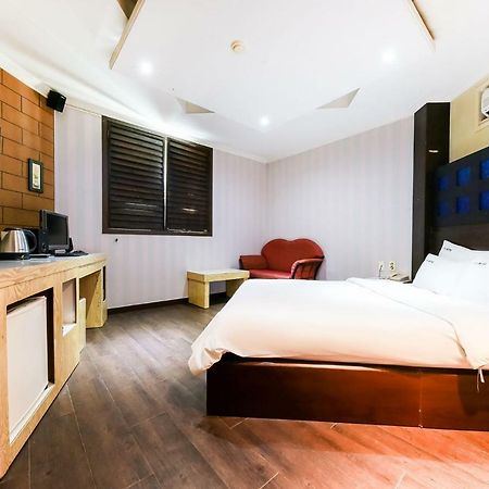 Hotel Rooky Теджон Екстер'єр фото