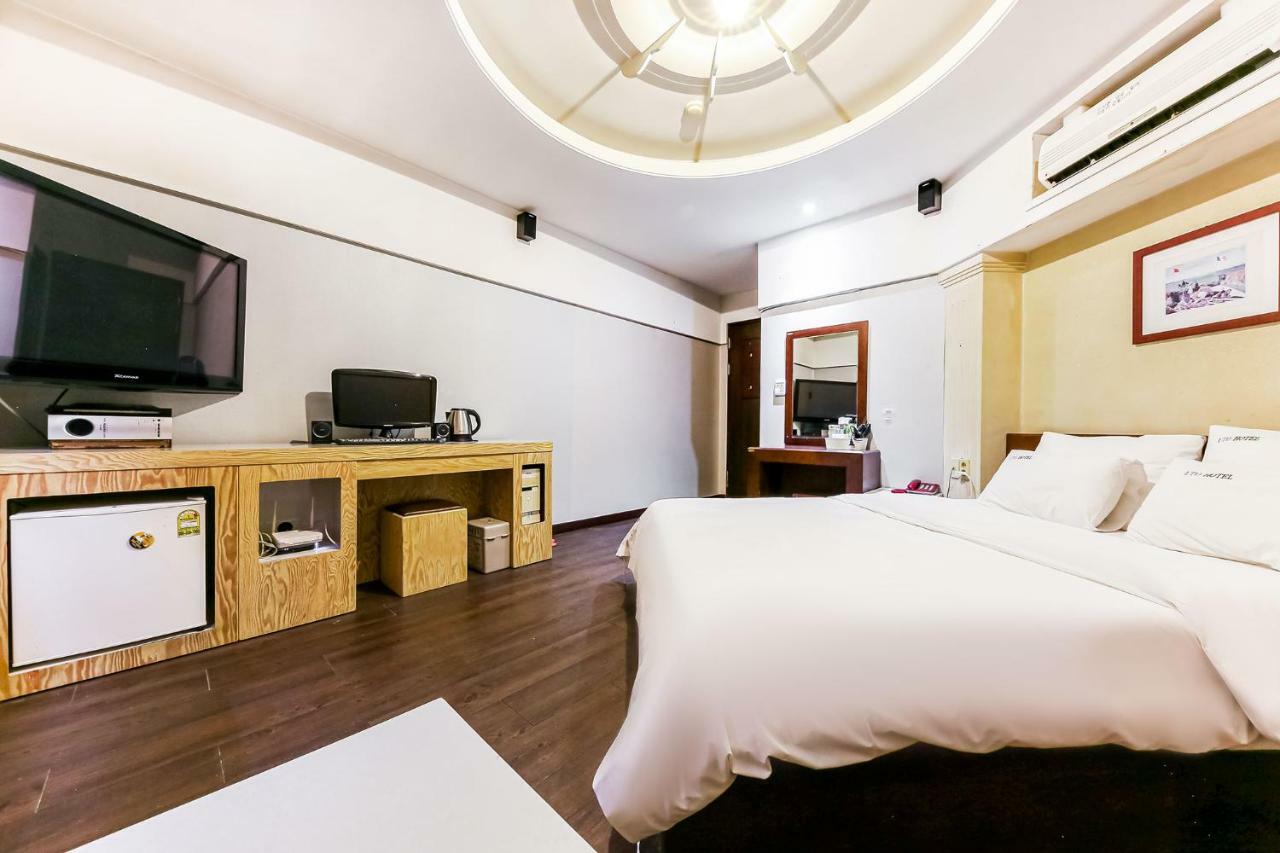 Hotel Rooky Теджон Екстер'єр фото