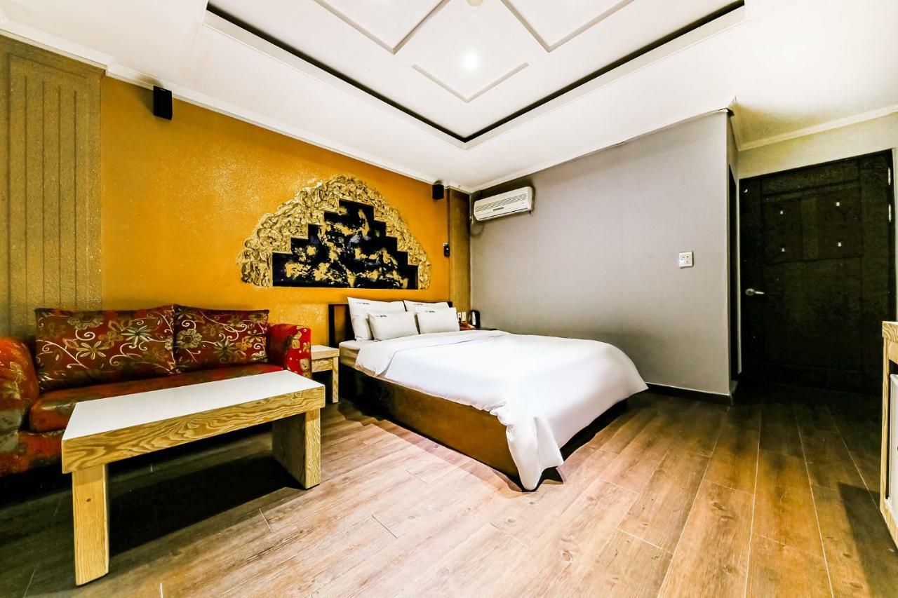 Hotel Rooky Теджон Екстер'єр фото