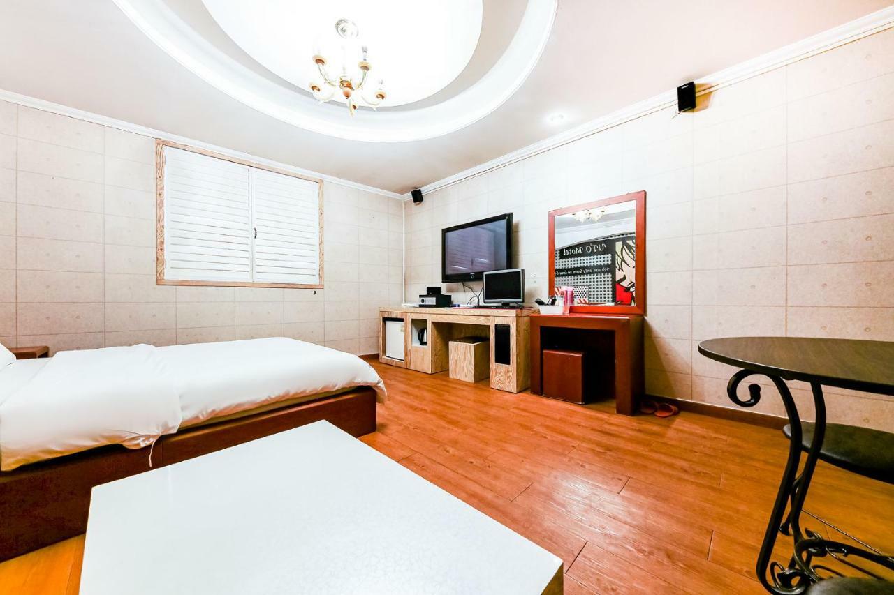 Hotel Rooky Теджон Екстер'єр фото