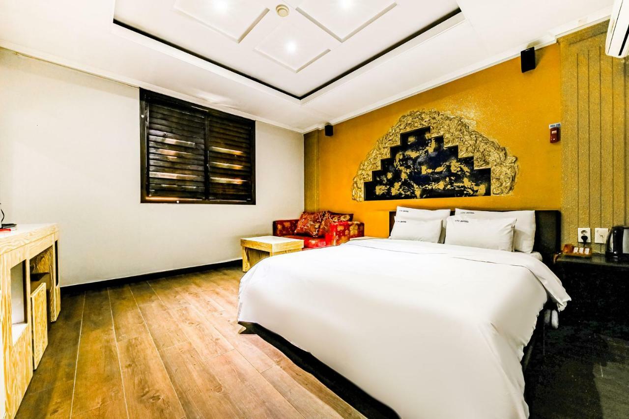 Hotel Rooky Теджон Екстер'єр фото