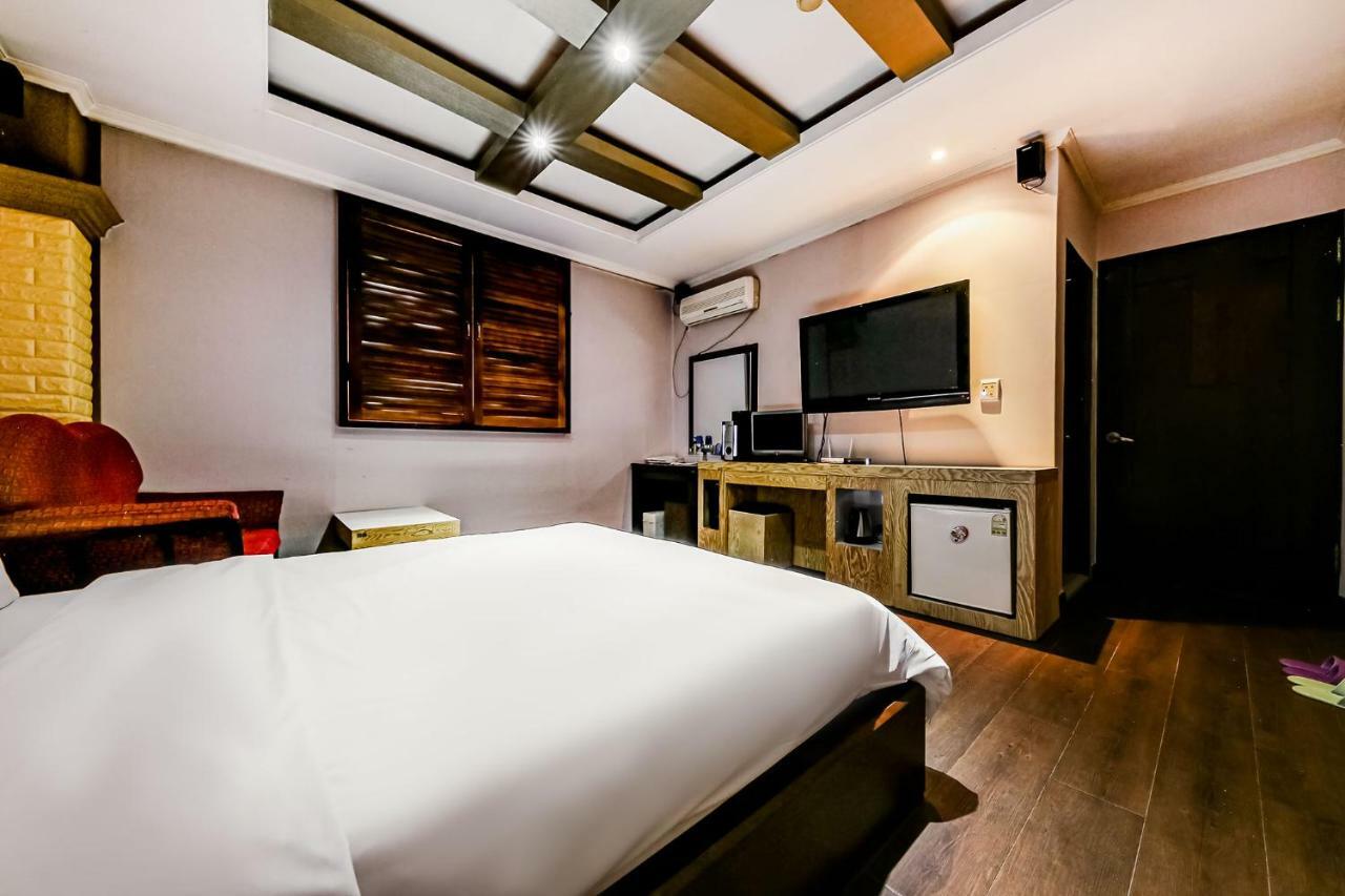 Hotel Rooky Теджон Екстер'єр фото