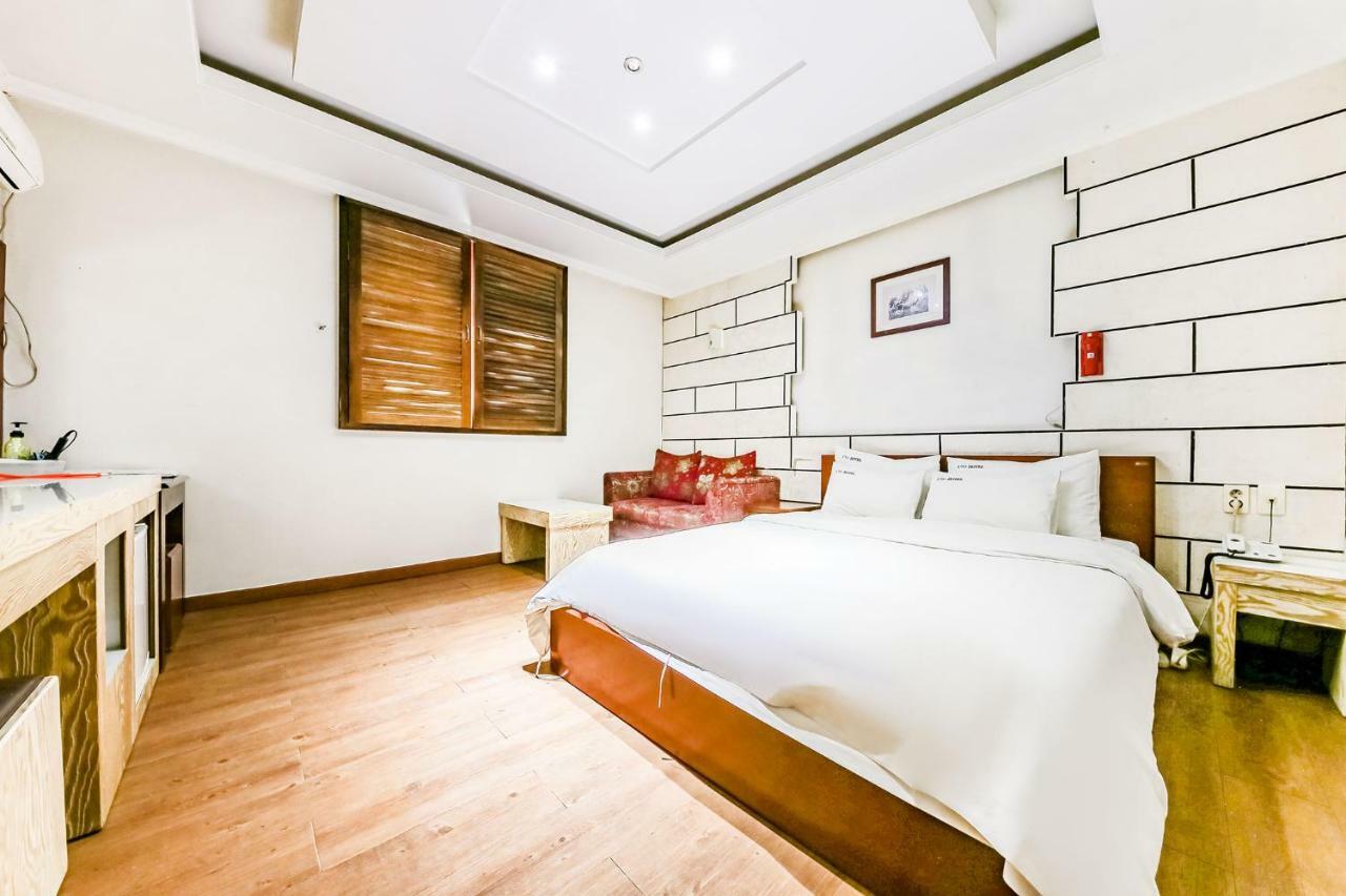 Hotel Rooky Теджон Екстер'єр фото