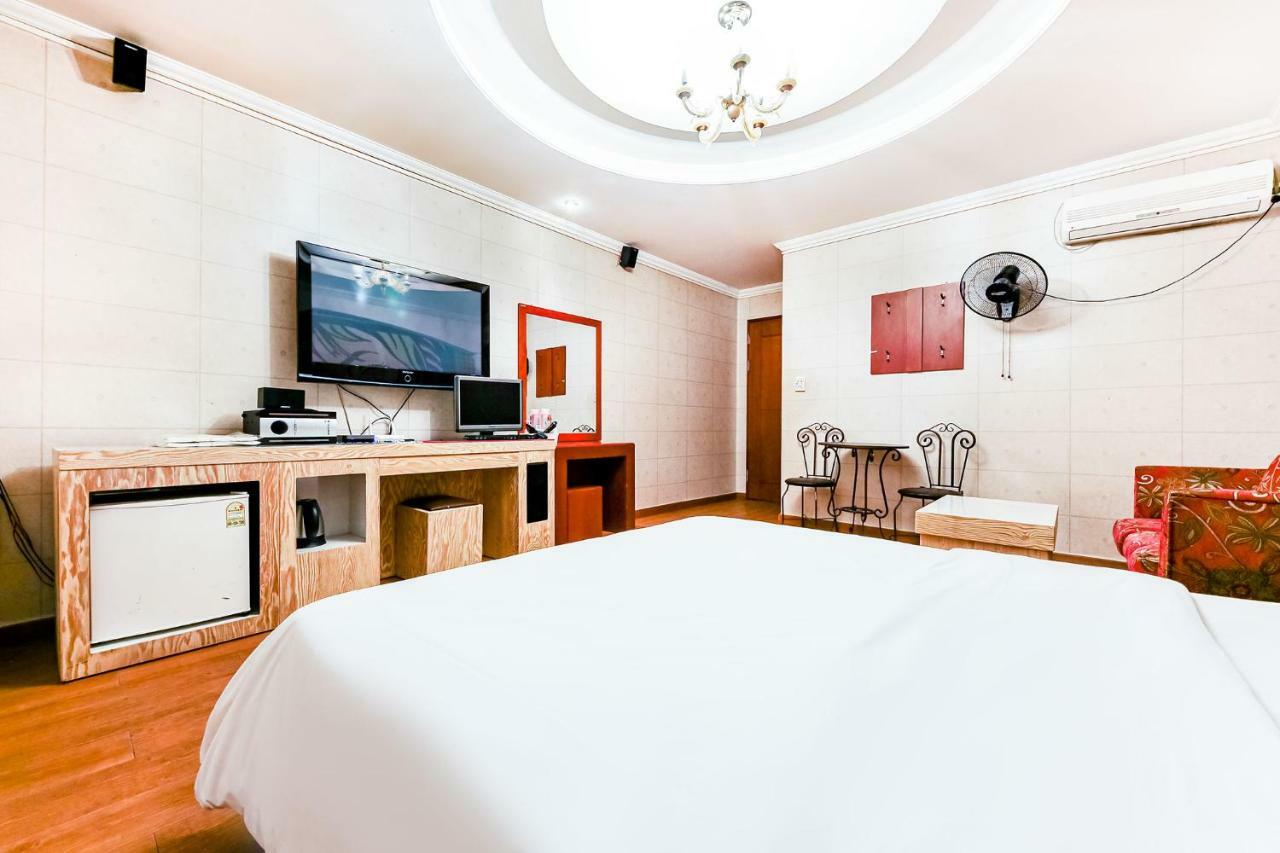 Hotel Rooky Теджон Екстер'єр фото