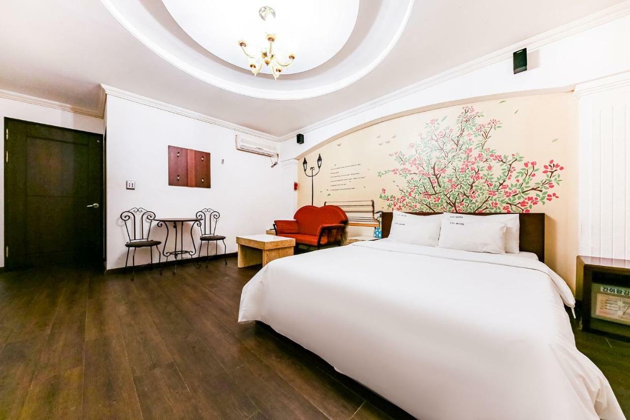 Hotel Rooky Теджон Екстер'єр фото