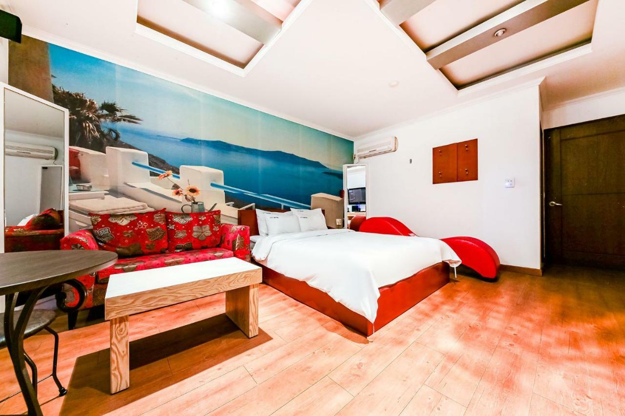 Hotel Rooky Теджон Екстер'єр фото